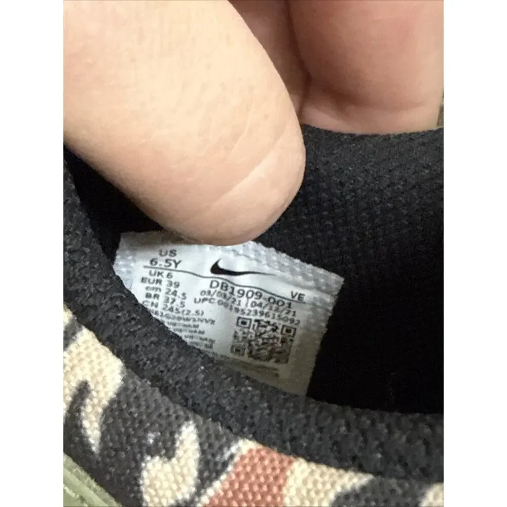 Size 6.5 Y DB1909-001 Nike Dunk Low Camo BB
